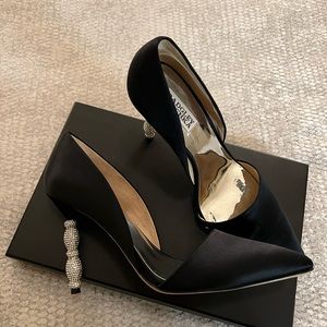 Emily Crystal Heel Pointed Toe Pump
BADGLEY MISCHKA